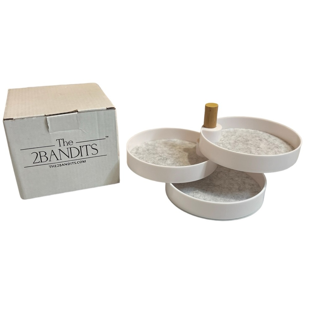 🩷 FREE WITH ANY PURCHASE NIB The 2Bandits Tiered Catchall Tray Organizer